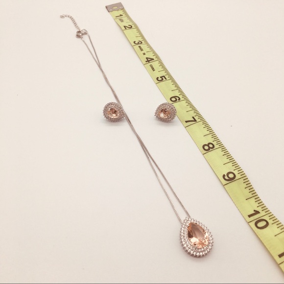 Earrings and necklace with “ peach “ crystal - Picture 6 of 9